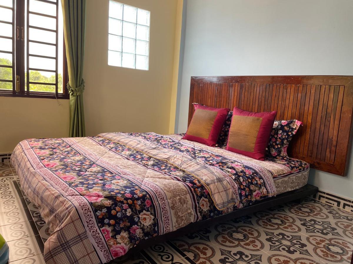 Silk Island Homestay Phnom Penh Exterior photo